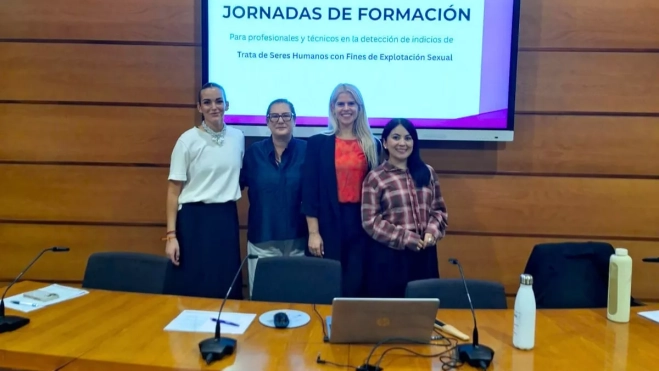 Yanira Santana, coordinadora del programa Oblatas Daniela, junto a su equipo / CEDIDA Yanira Santana, coordinadora del programa Oblatas Daniela, junto a su equipo / CEDIDA