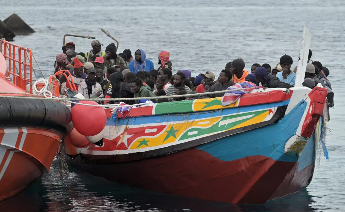 Llegada de un cayuco con 151 personas a El Hierro / EFE